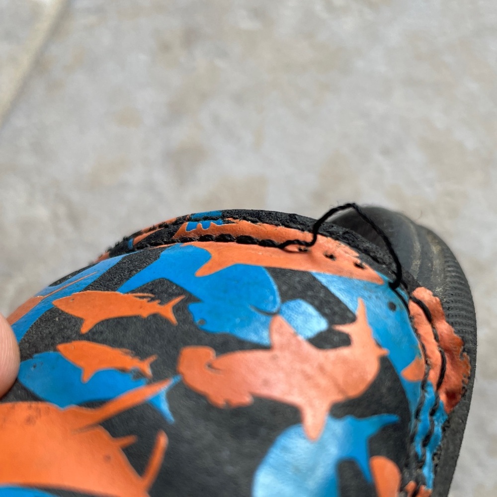Vans Kids Shark Slides - Black, Orange, Blue - Picture 5 of 5